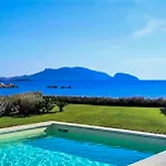 By The Sea With View Of Tavolara Near Hébergement de vacances